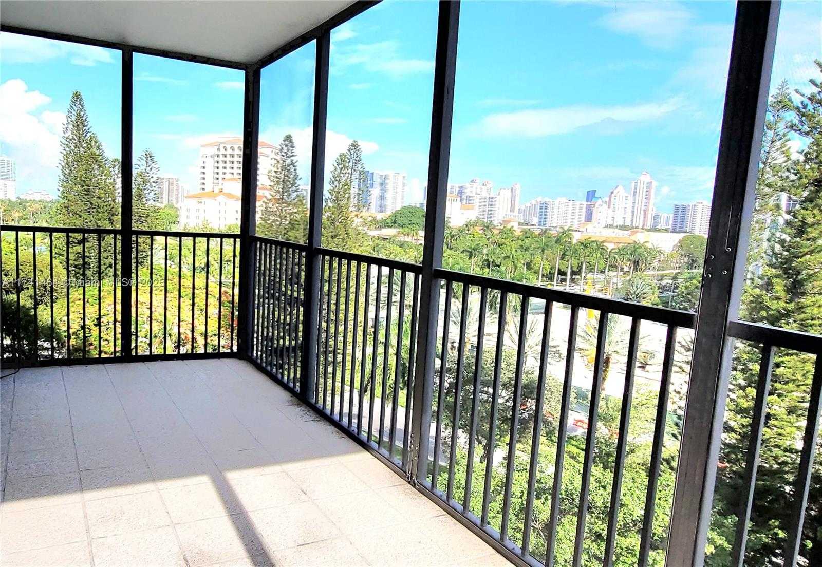 Small Image of 20100 WEST COUNTRY CLUB DR #809, Aventura Number 22