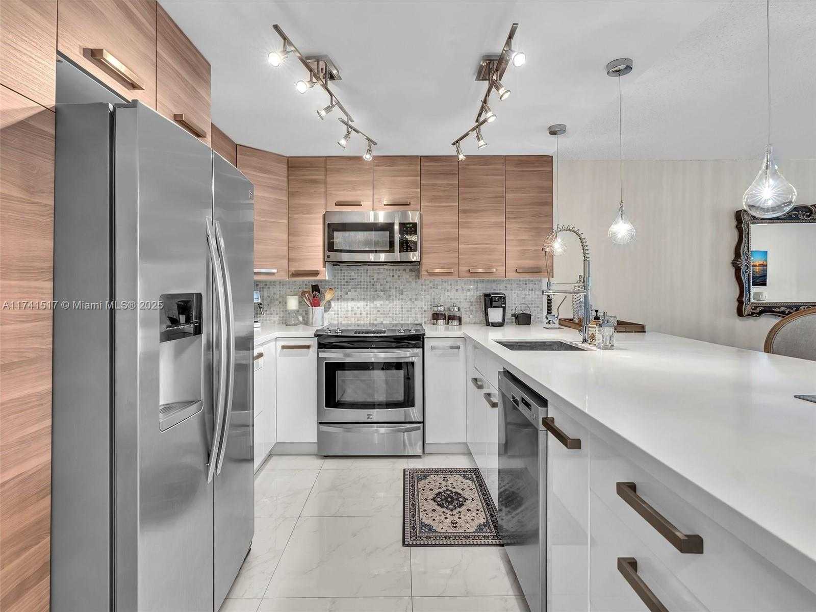 Small Image of 1865 SOUTH OCEAN DR #4N, Hallandale Beach Number 13