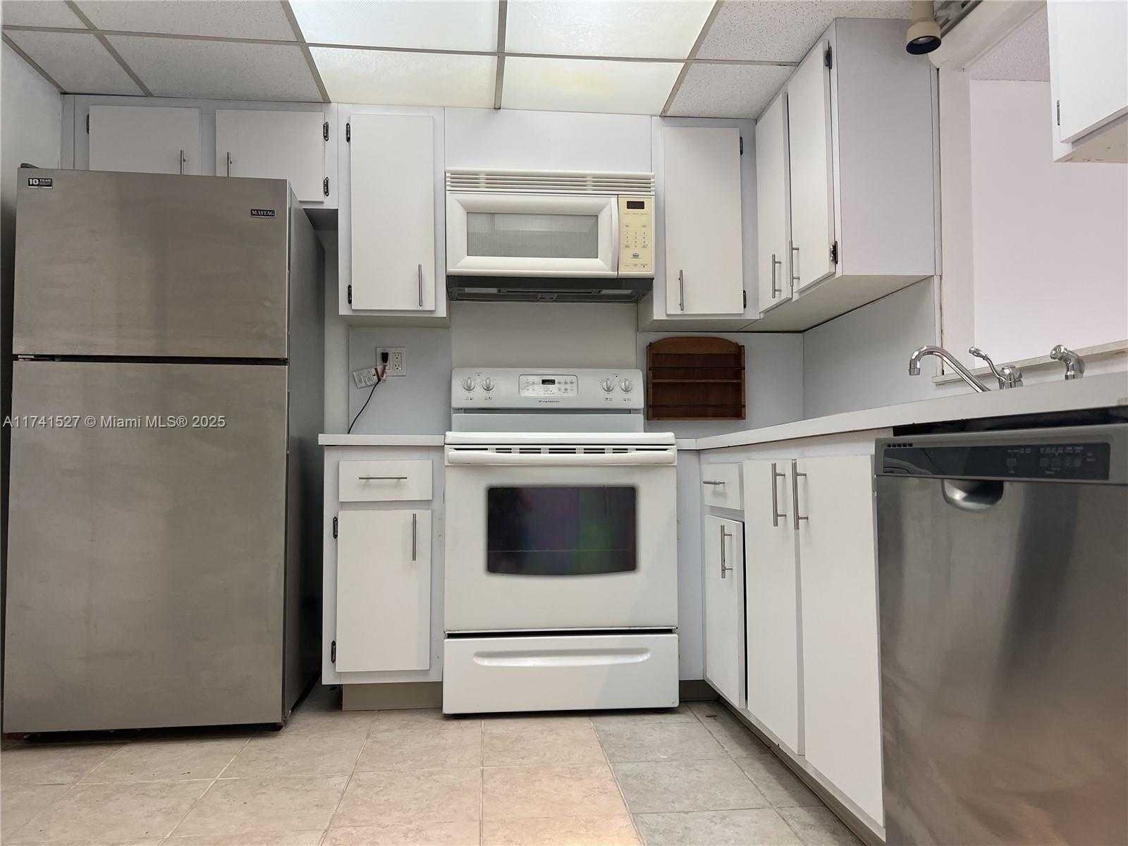 Small Image of 3750 NORTH EAST 170TH ST #E-400, North Miami Beach Number 11