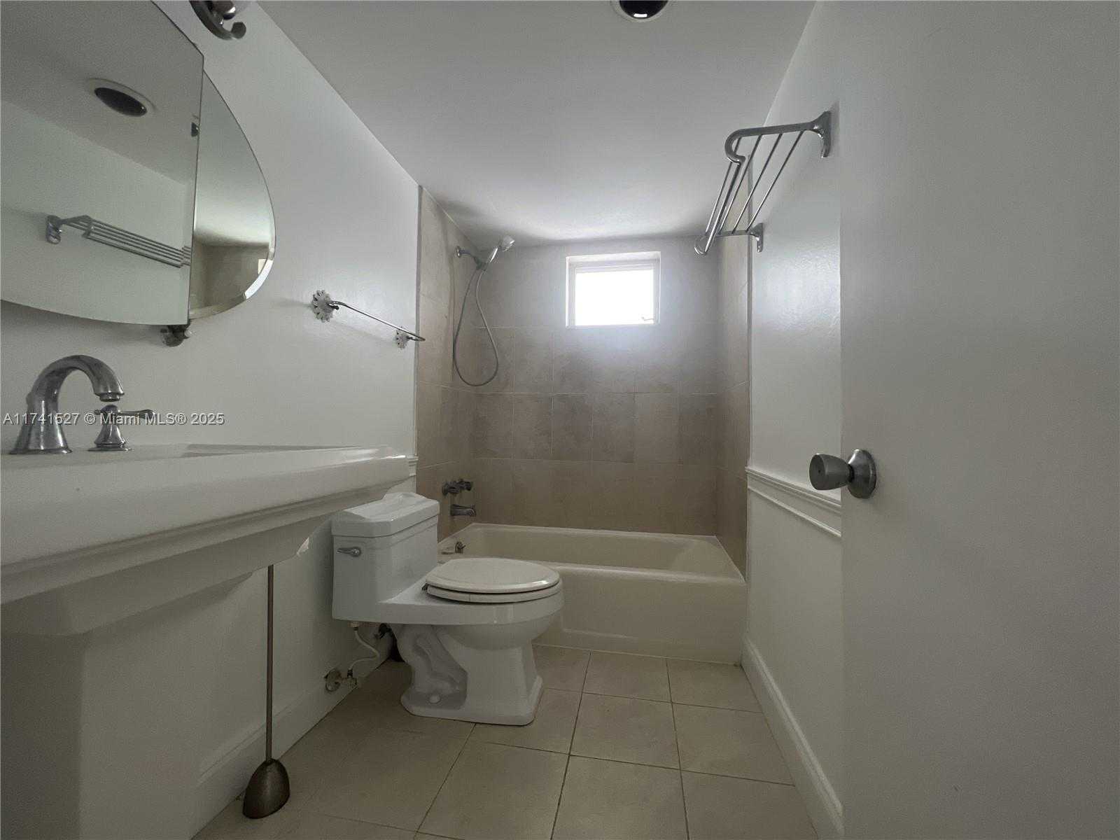 Small Image of 3750 NORTH EAST 170TH ST #E-400, North Miami Beach Number 15