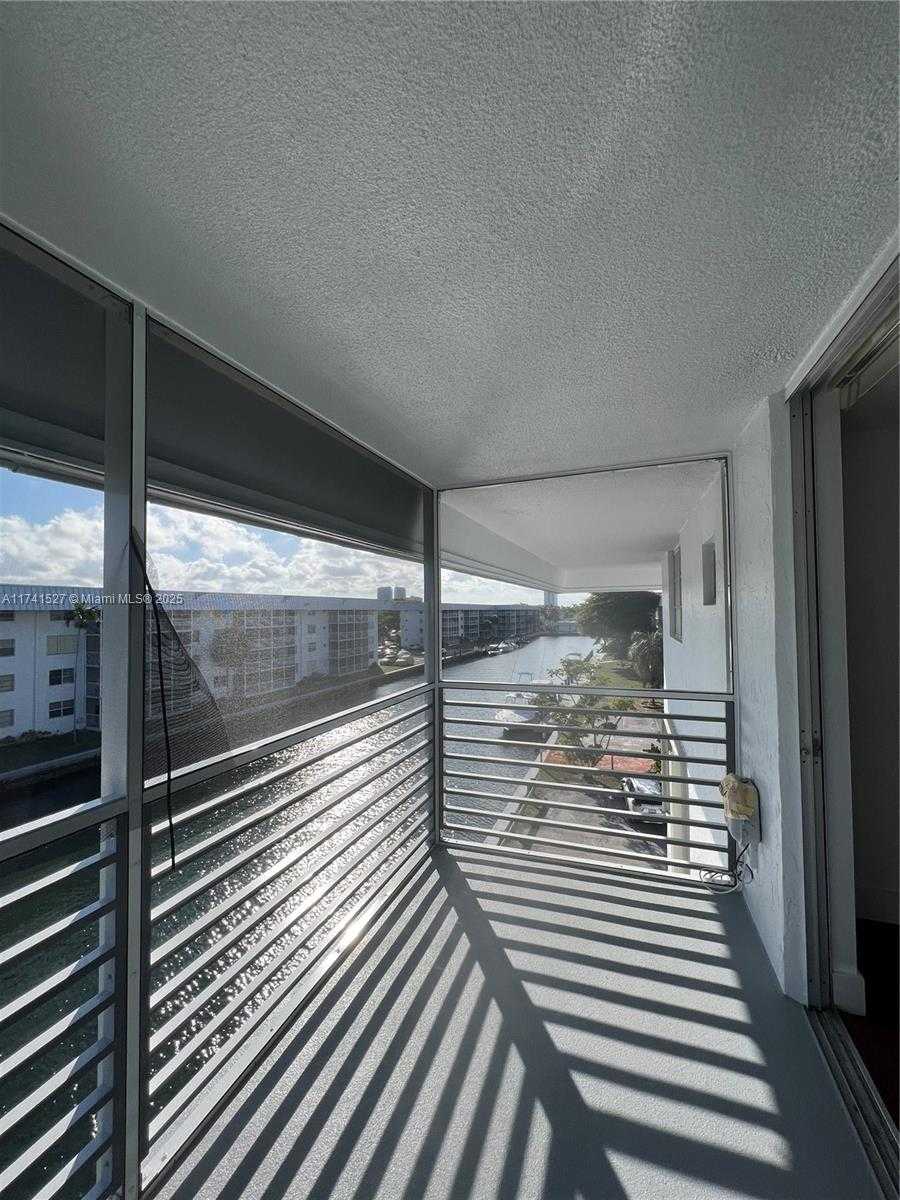 Small Image of 3750 NORTH EAST 170TH ST #E-400, North Miami Beach Number 4