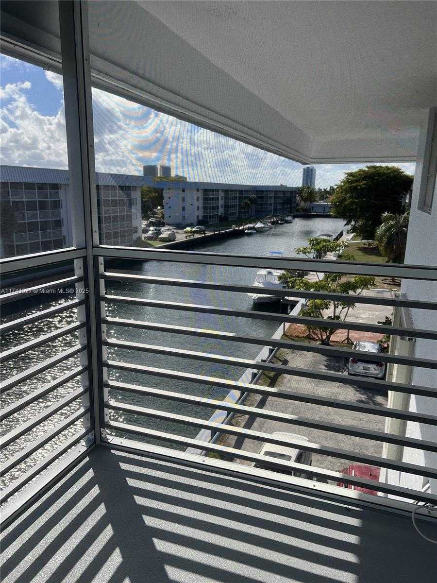 Small Image of 3750 NORTH EAST 170TH ST #E-400, North Miami Beach Number 6