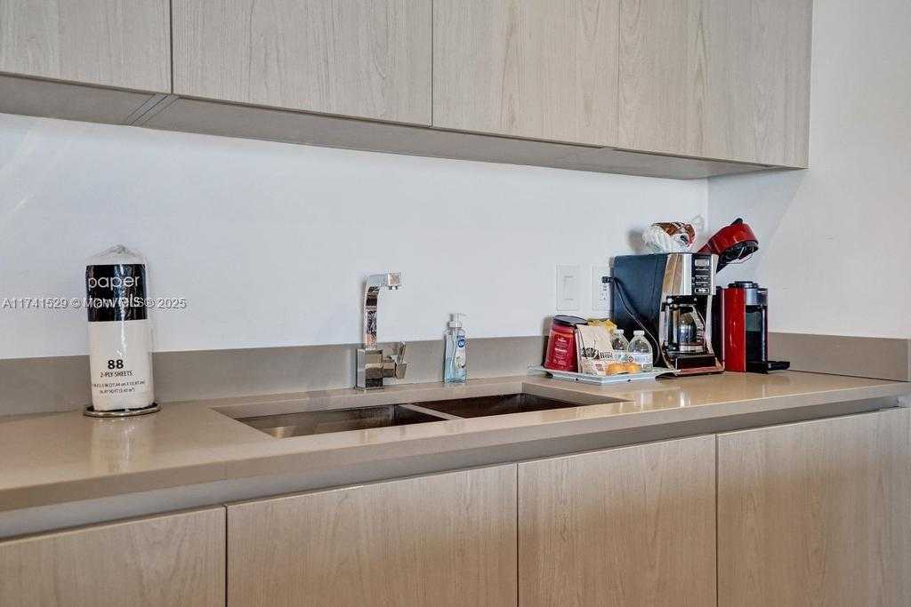 Small Image of 4111 SOUTH OCEAN DR #1204, Hollywood Number 14