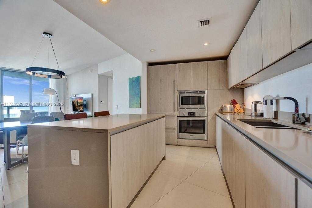 Small Image of 4111 SOUTH OCEAN DR #1204, Hollywood Number 8
