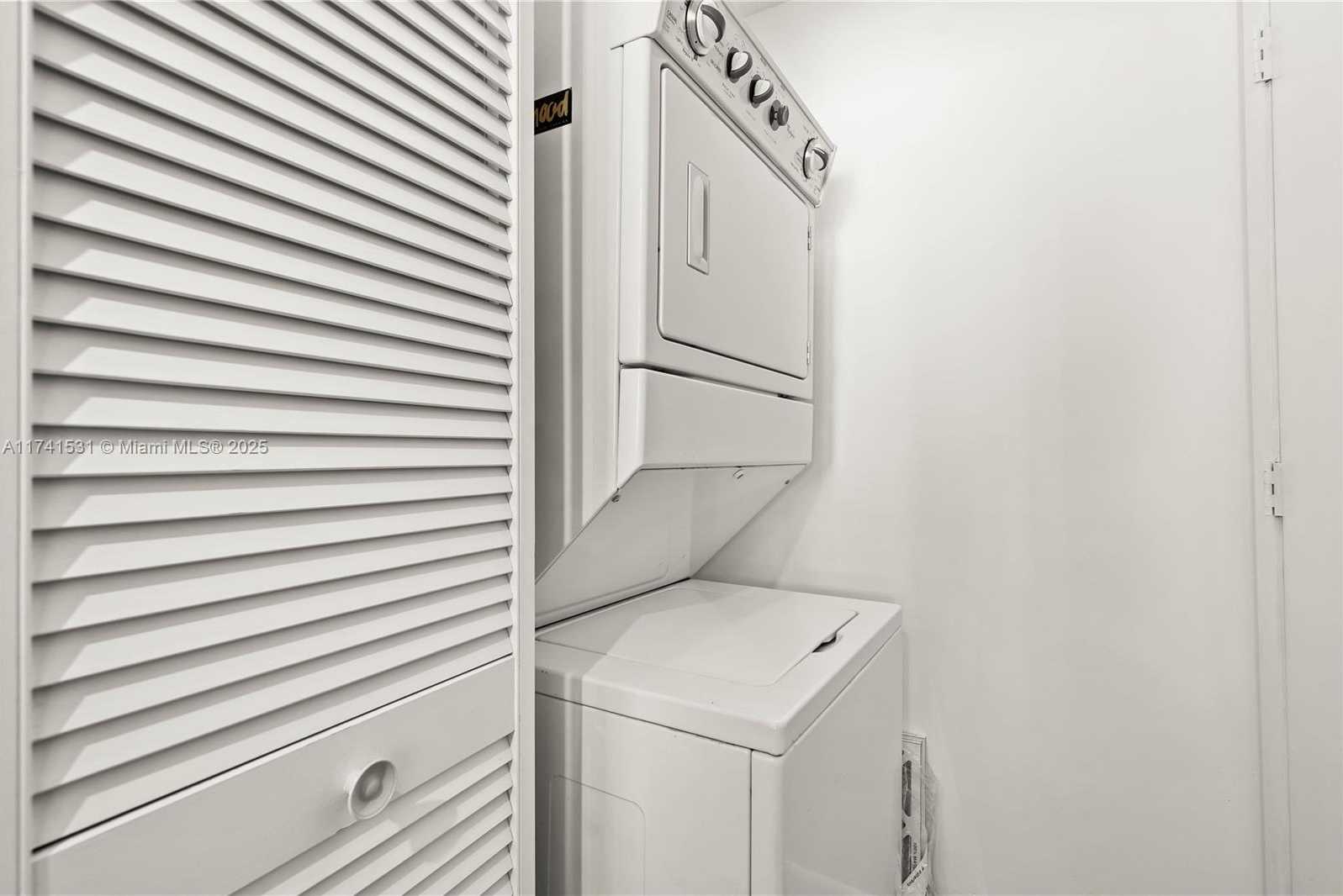 Small Image of 253 NORTH EAST 2ND ST #2604, Miami Number 26