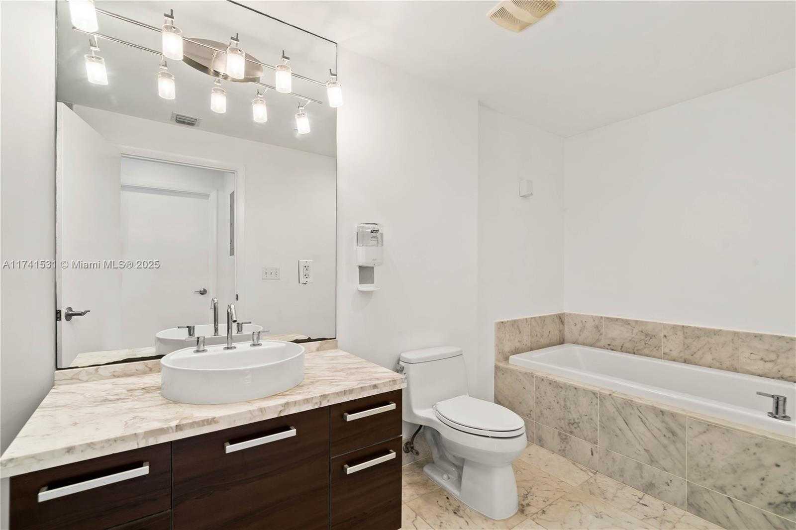 Small Image of 253 NORTH EAST 2ND ST #2604, Miami Number 5
