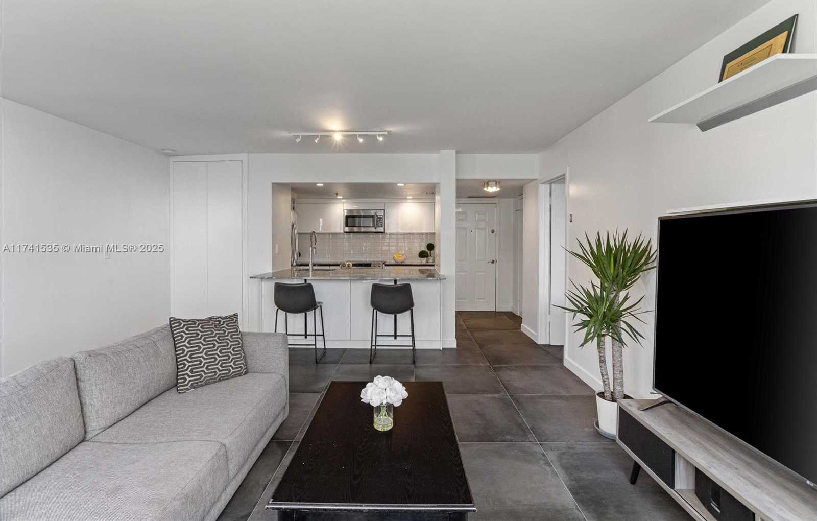 Small Image of 540 BRICKELL KEY DR #1519, Miami Number 12