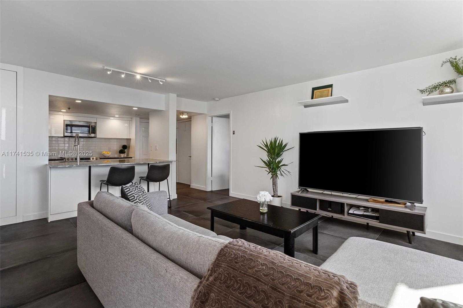 Small Image of 540 BRICKELL KEY DR #1519, Miami Number 13