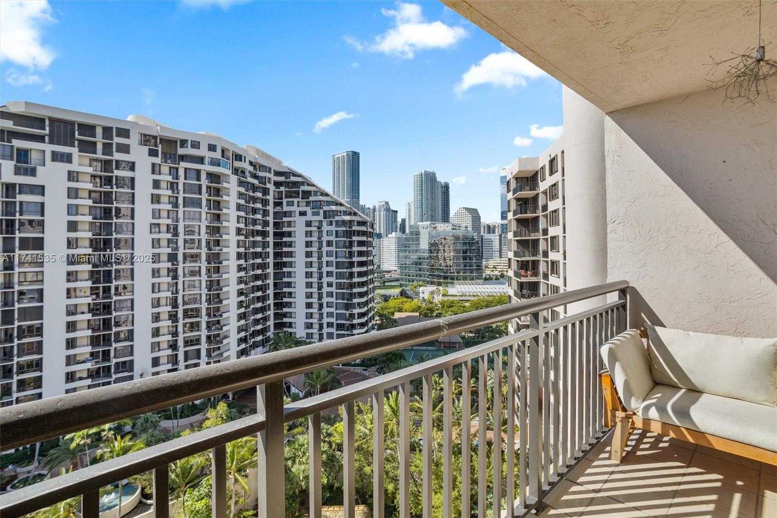 Small Image of 540 BRICKELL KEY DR #1519, Miami Number 16