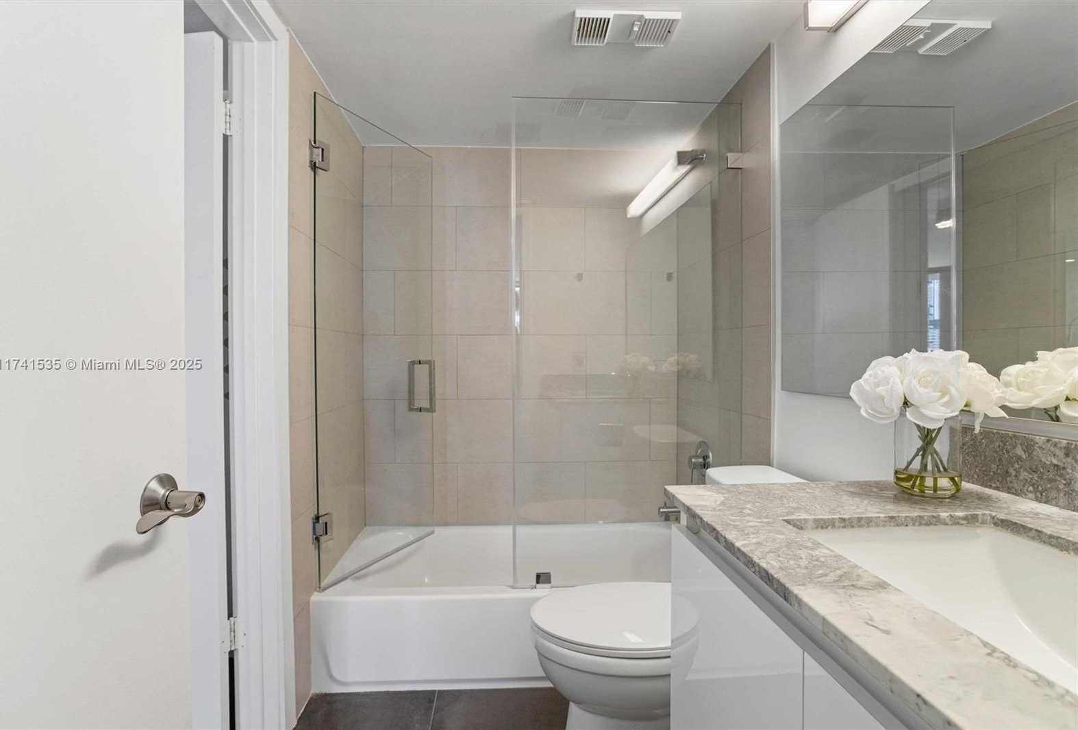 Small Image of 540 BRICKELL KEY DR #1519, Miami Number 24
