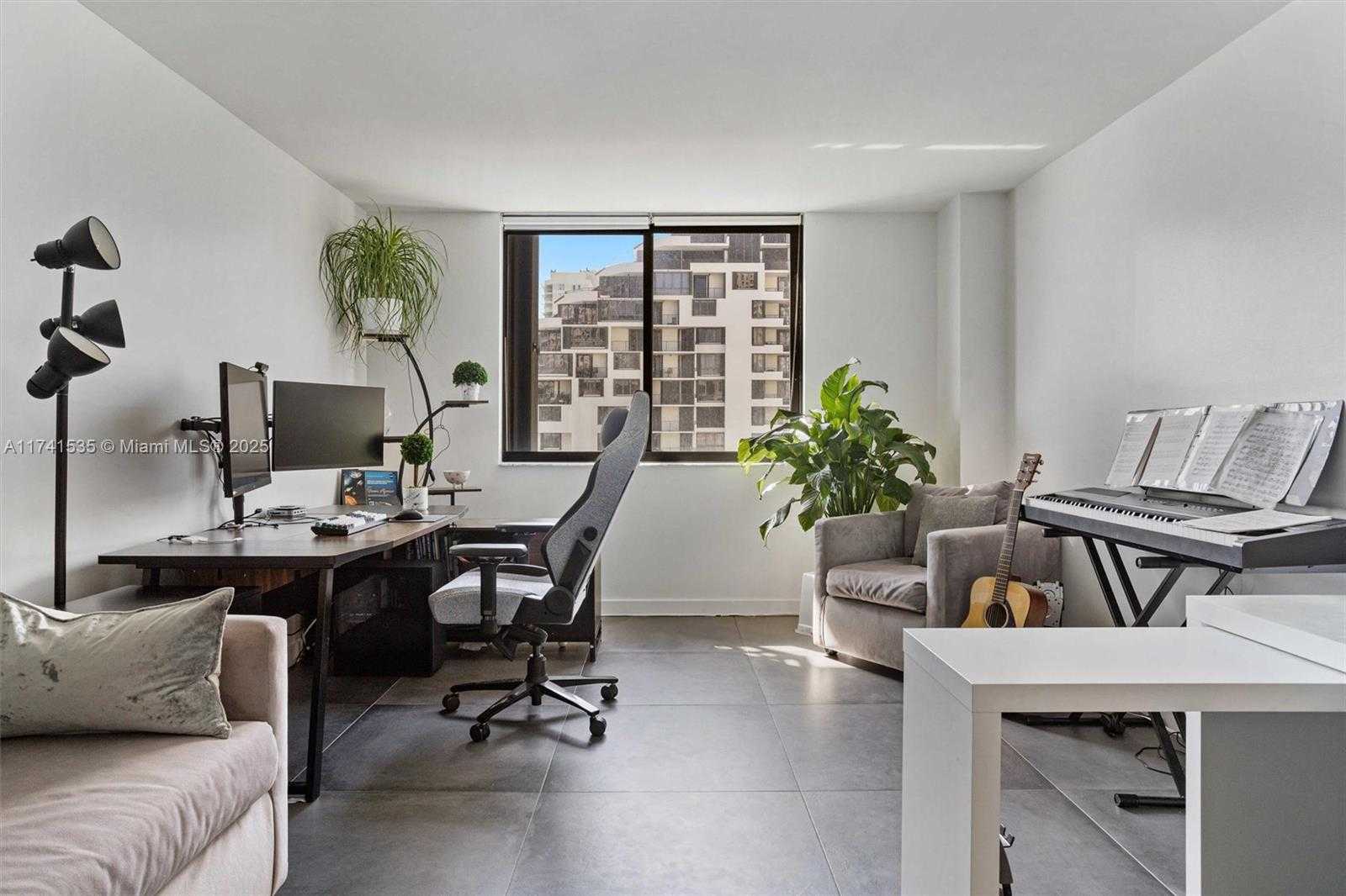 Small Image of 540 BRICKELL KEY DR #1519, Miami Number 27