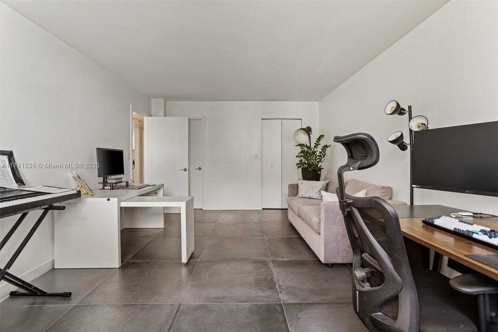 Small Image of 540 BRICKELL KEY DR #1519, Miami Number 28