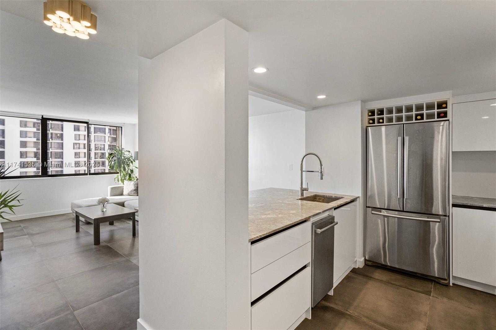 Small Image of 540 BRICKELL KEY DR #1519, Miami Number 5