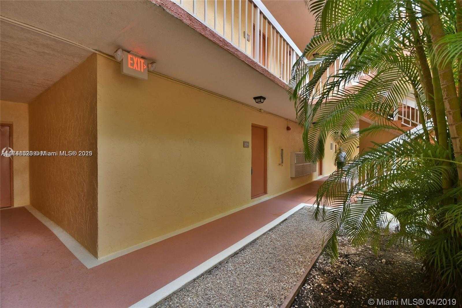 Small Image of 7910 CAMINO REAL #N109, Miami Number 3