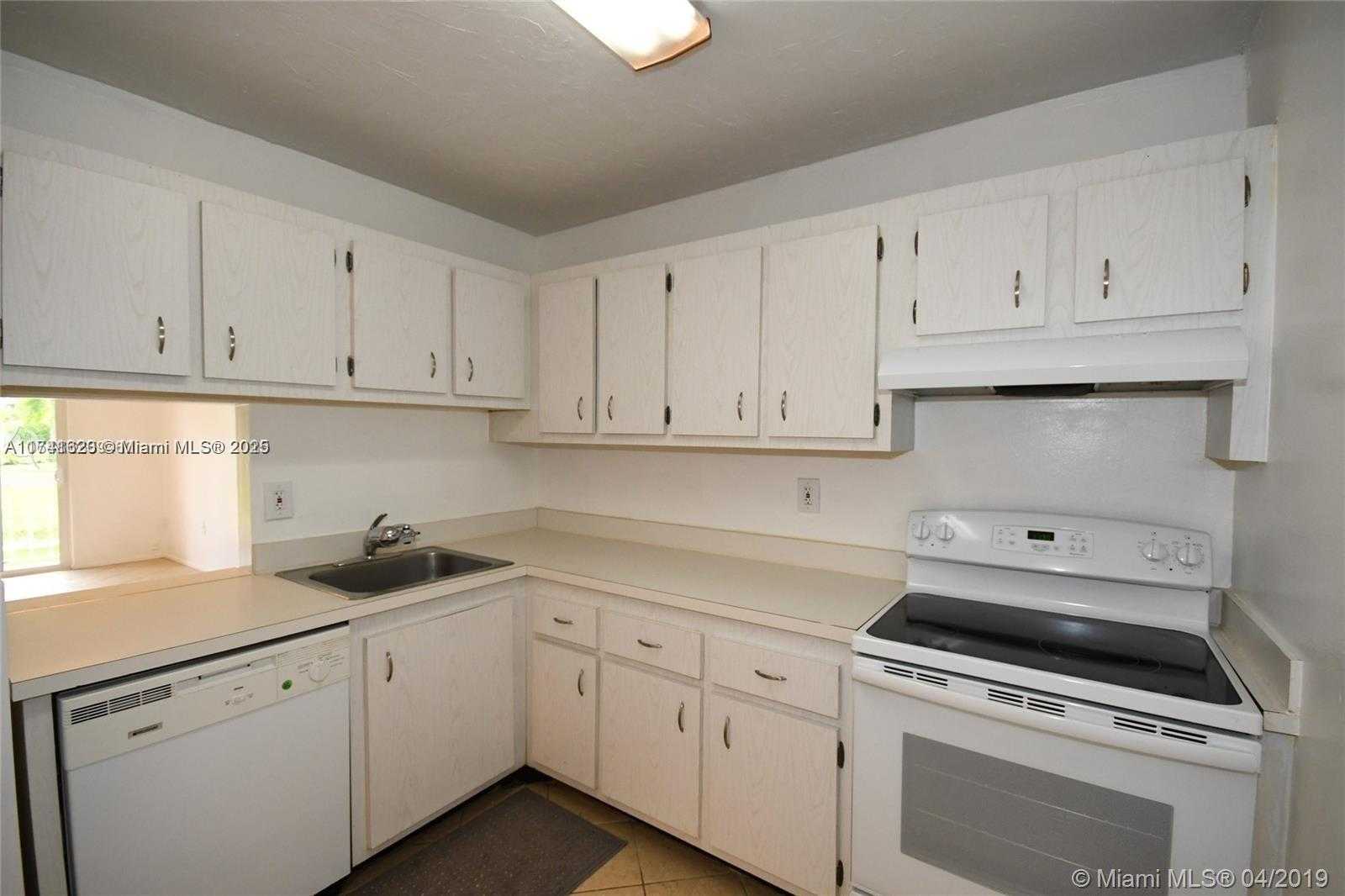 Small Image of 7910 CAMINO REAL #N109, Miami Number 6