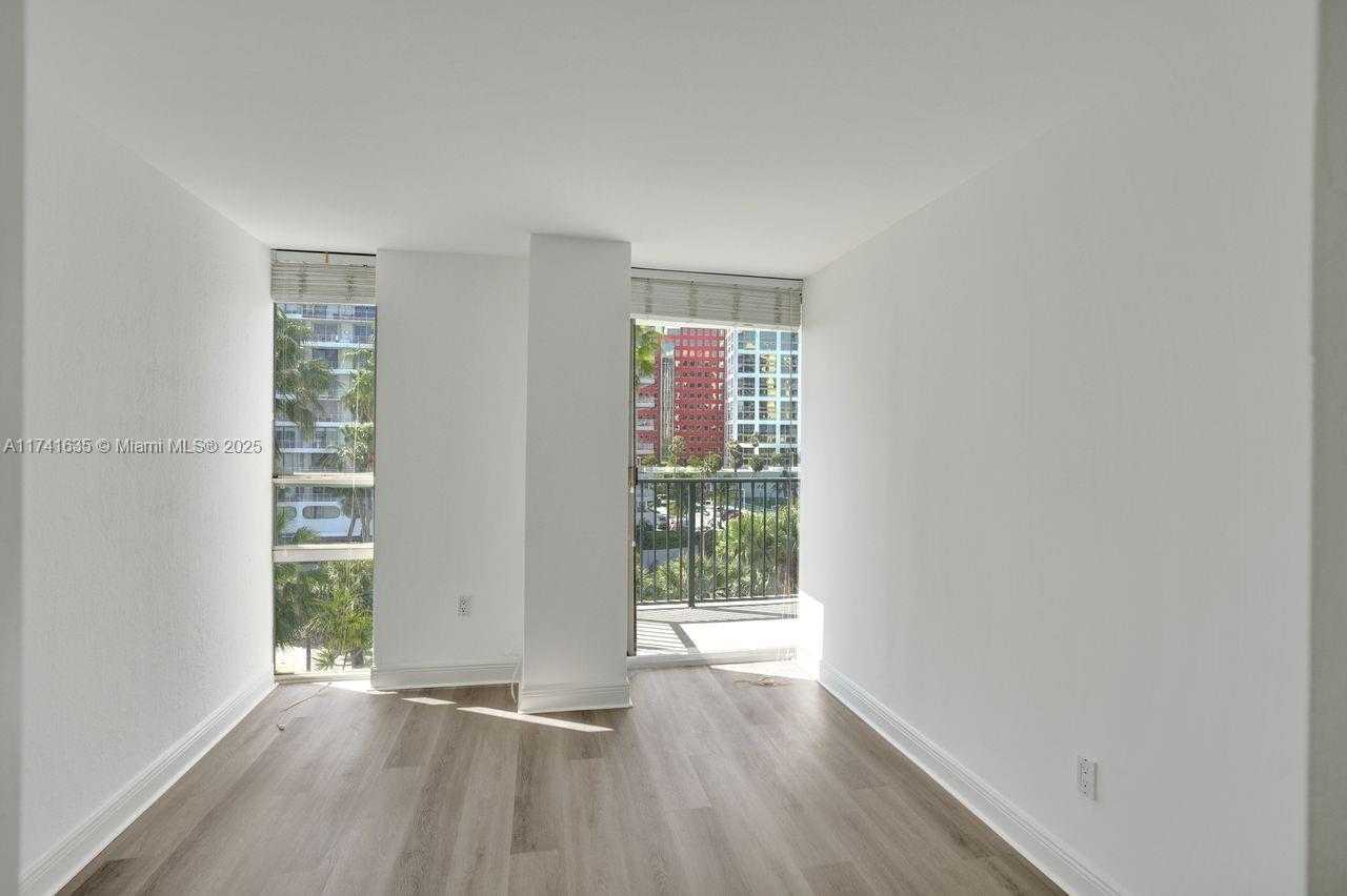 Small Image of 1450 BRICKELL BAY DR #503, Miami Number 10