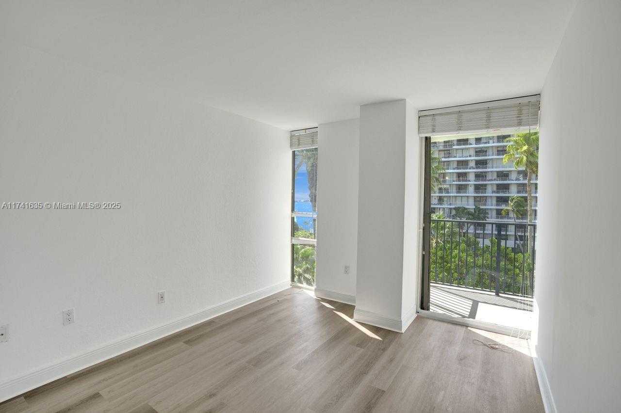 Small Image of 1450 BRICKELL BAY DR #503, Miami Number 11