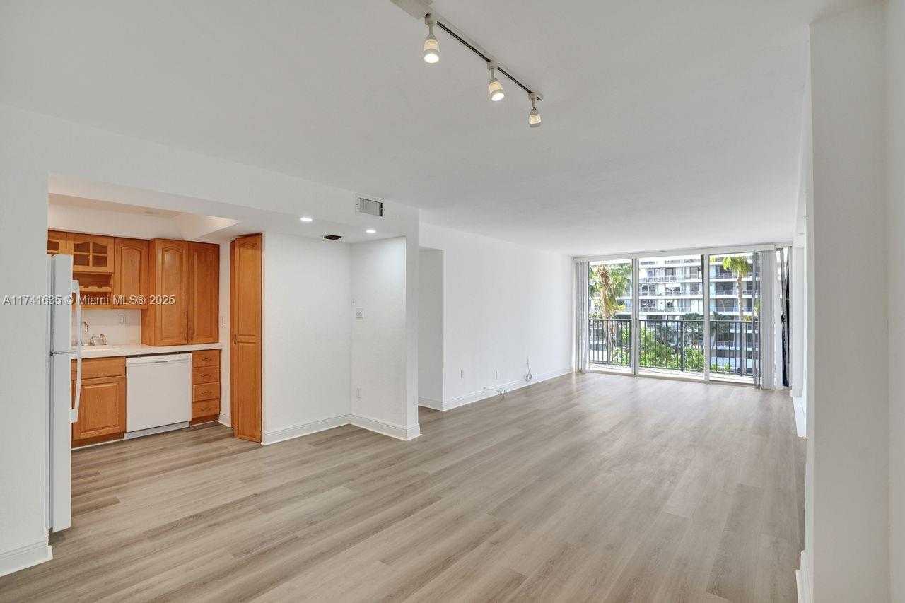 Small Image of 1450 BRICKELL BAY DR #503, Miami Number 2