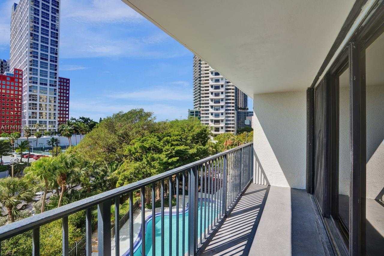 Small Image of 1450 BRICKELL BAY DR #503, Miami Number 27
