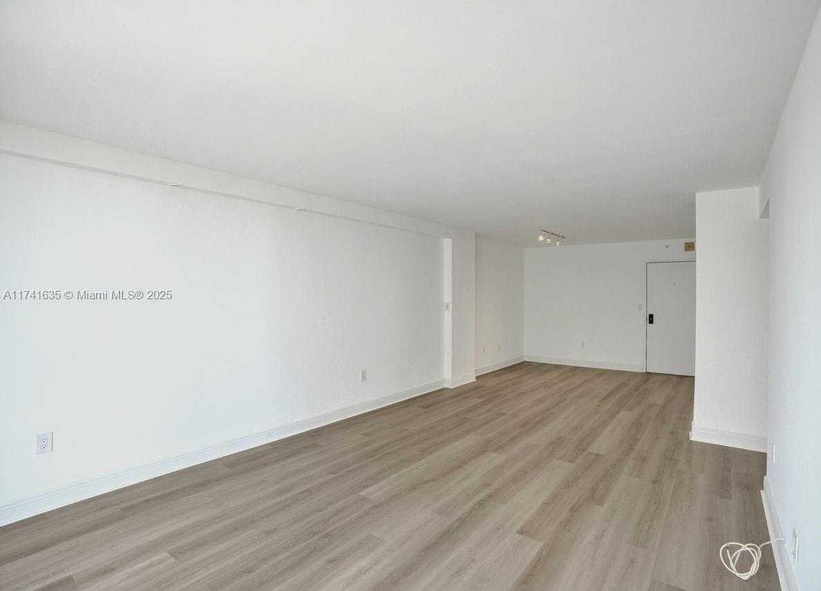 Small Image of 1450 BRICKELL BAY DR #503, Miami Number 5