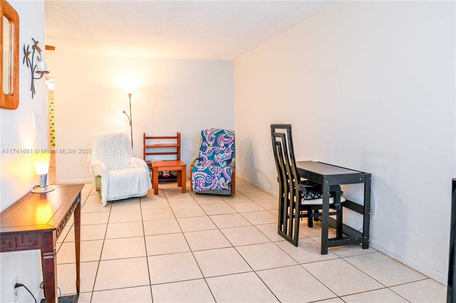 Small Image of 2145 PIERCE ST #102, Hollywood Number 10