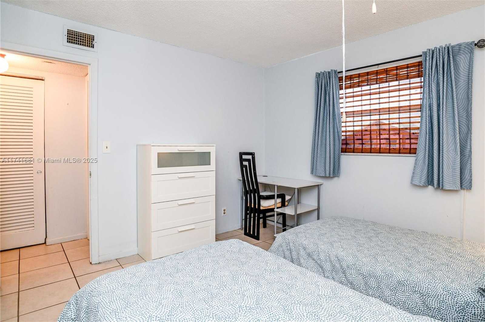 Small Image of 2145 PIERCE ST #102, Hollywood Number 23