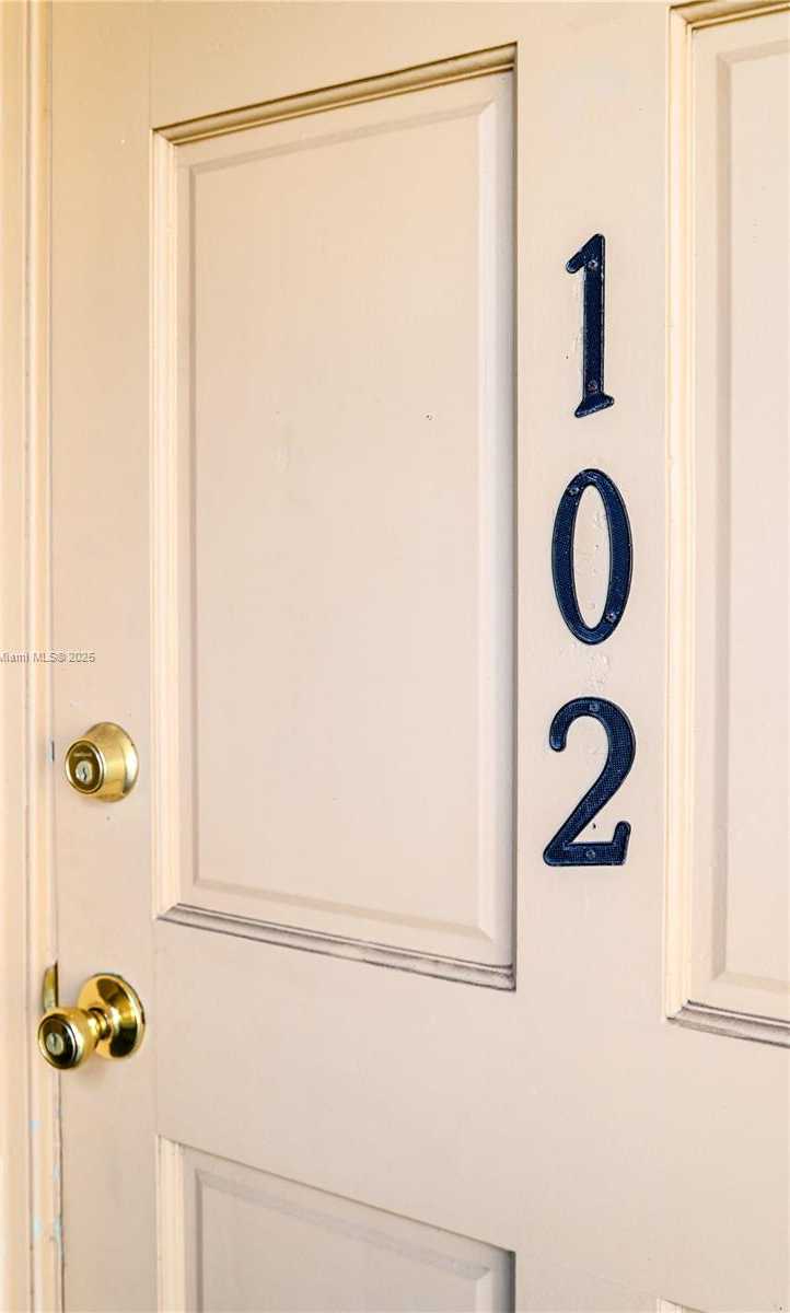 Small Image of 2145 PIERCE ST #102, Hollywood Number 27
