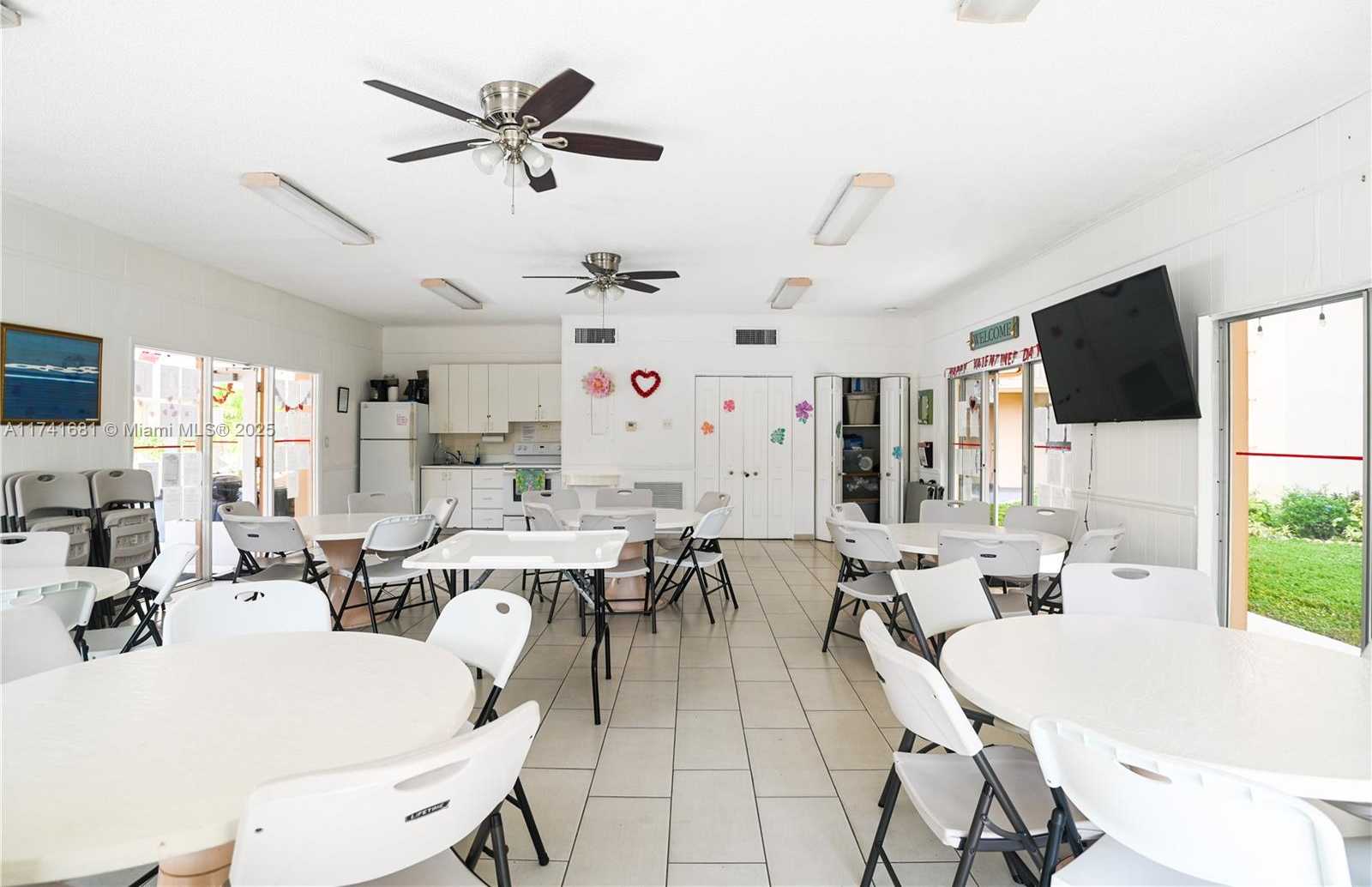 Small Image of 2145 PIERCE ST #102, Hollywood Number 7