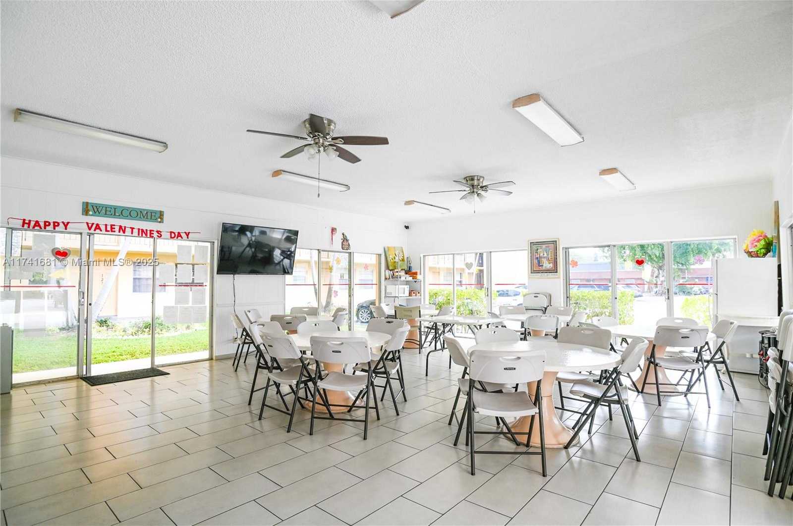 Small Image of 2145 PIERCE ST #102, Hollywood Number 9