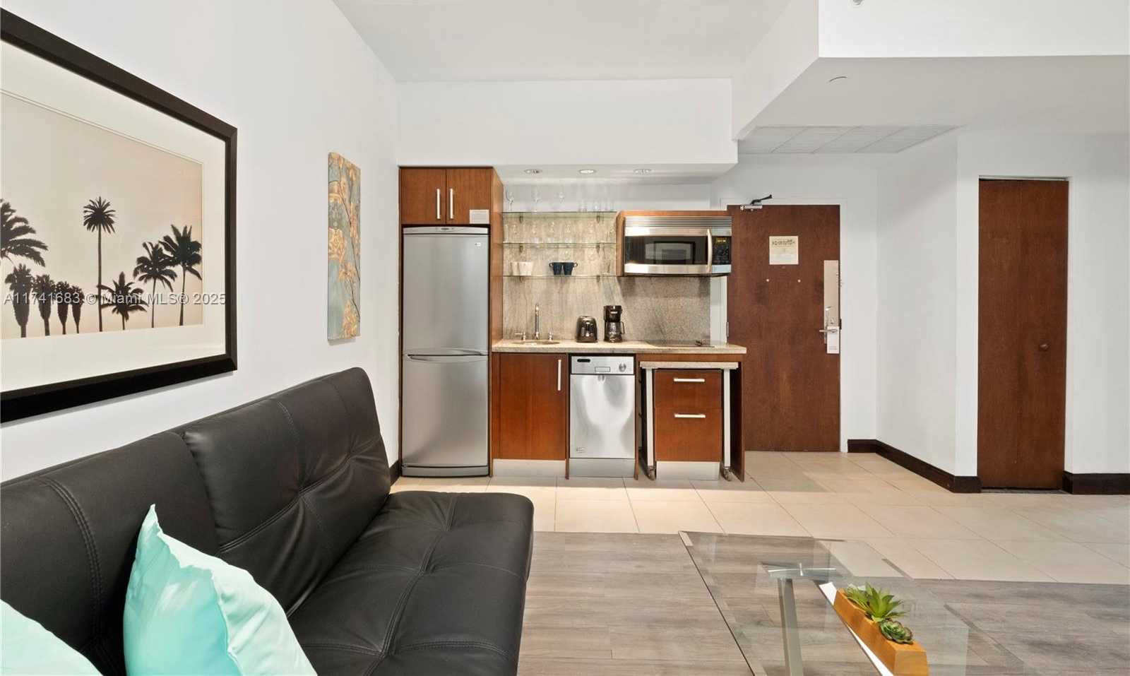 Small Image of 1036 OCEAN DR #B204, Miami Beach Number 14
