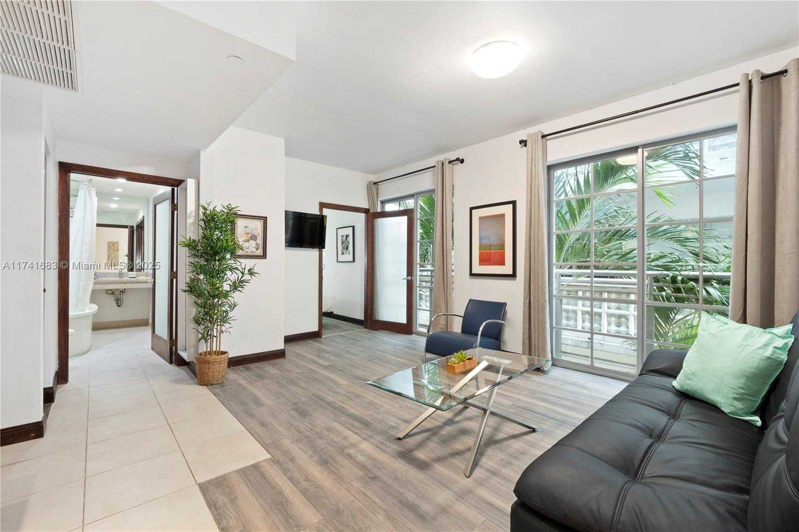 Small Image of 1036 OCEAN DR #B204, Miami Beach Number 15