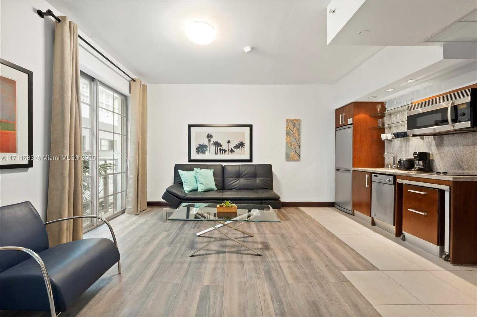 Small Image of 1036 OCEAN DR #B204, Miami Beach Number 8