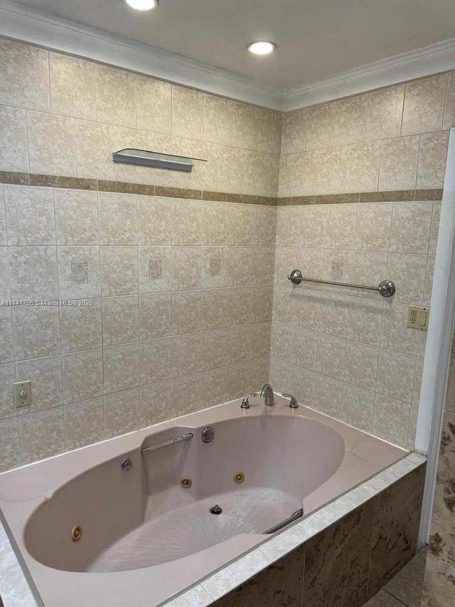 Small Image of 10800 NORTH WEST 7TH ST #3B, Miami Number 10