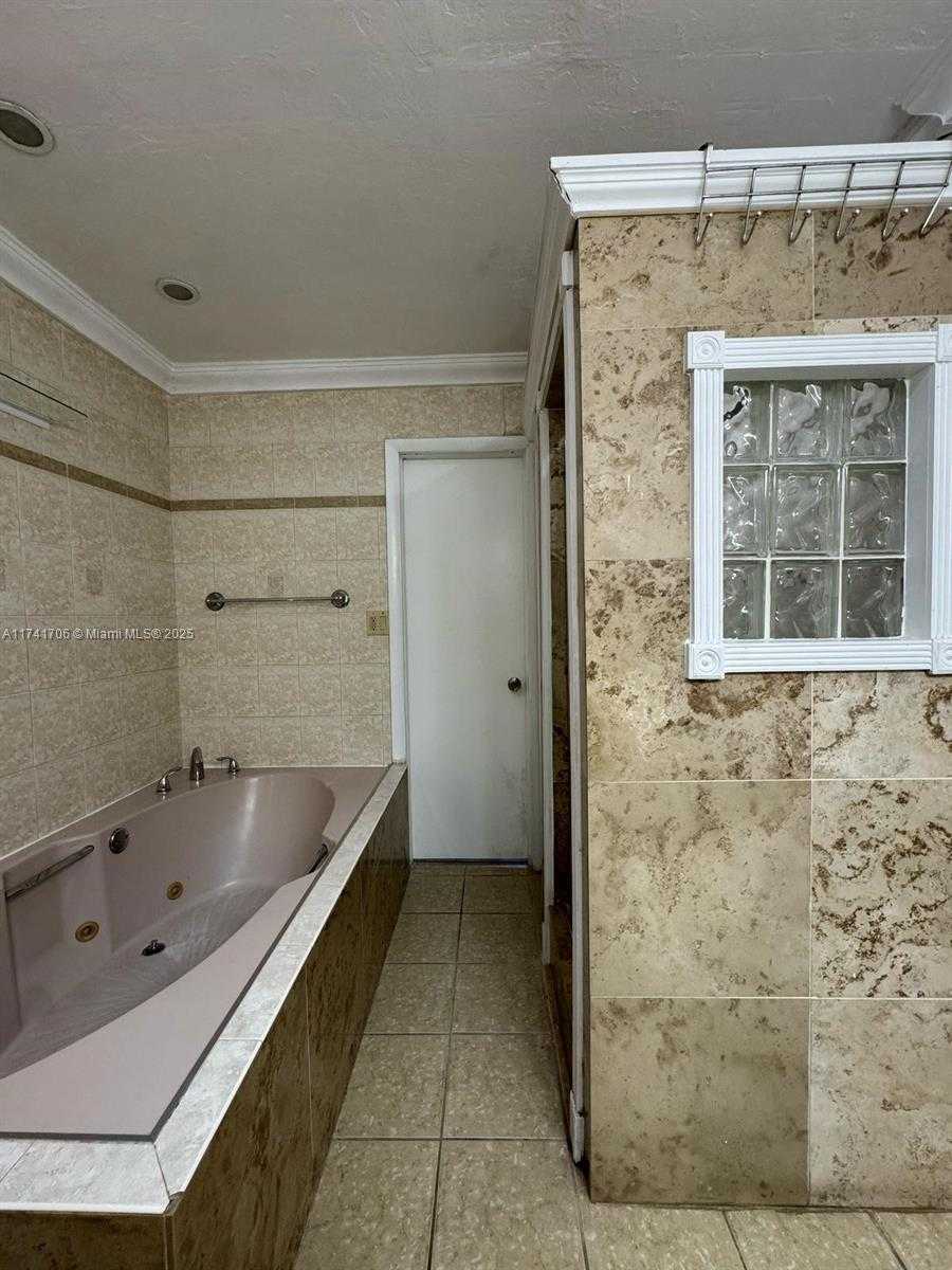 Small Image of 10800 NORTH WEST 7TH ST #3B, Miami Number 28