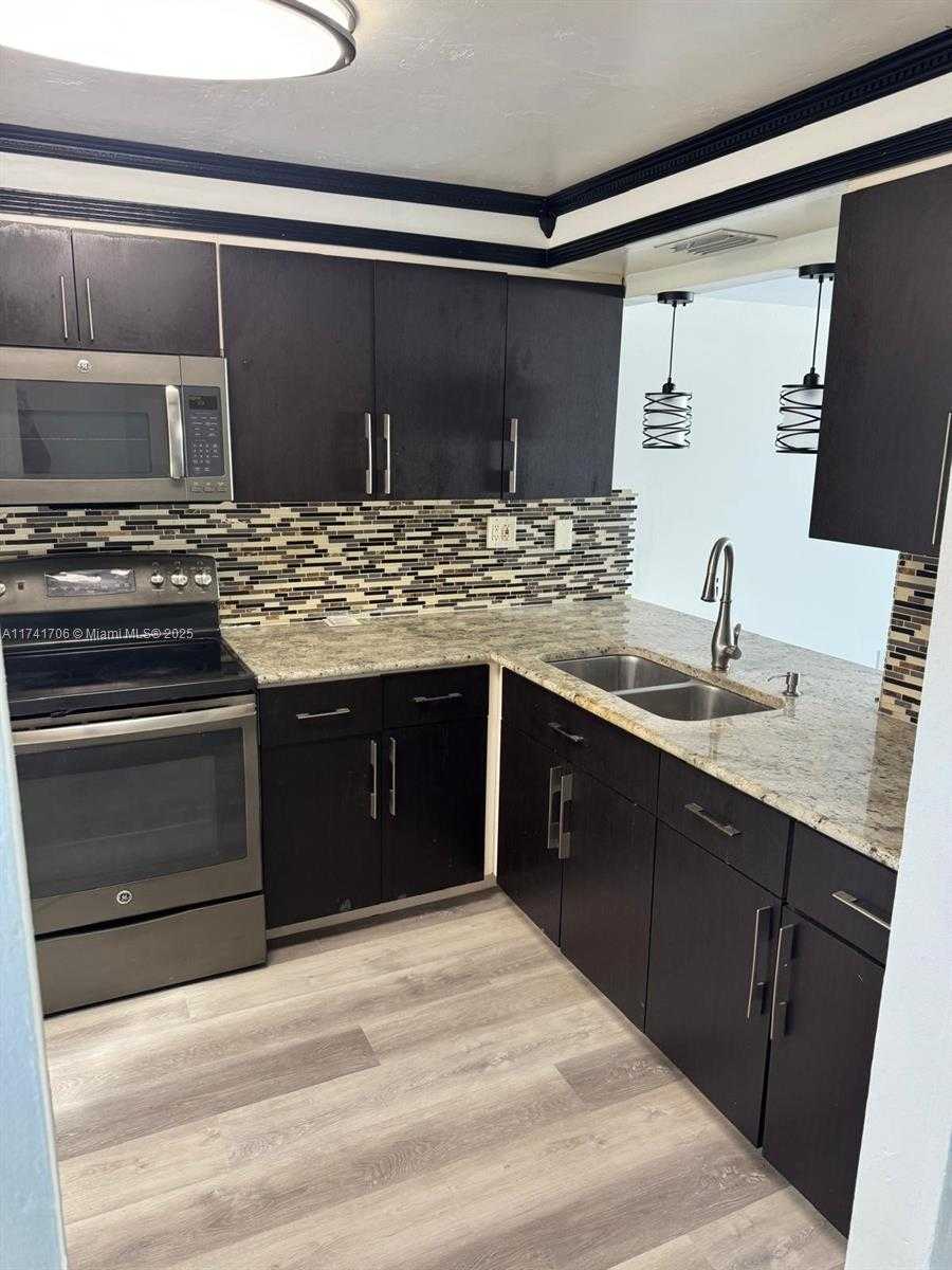 Small Image of 10800 NORTH WEST 7TH ST #3B, Miami Number 5