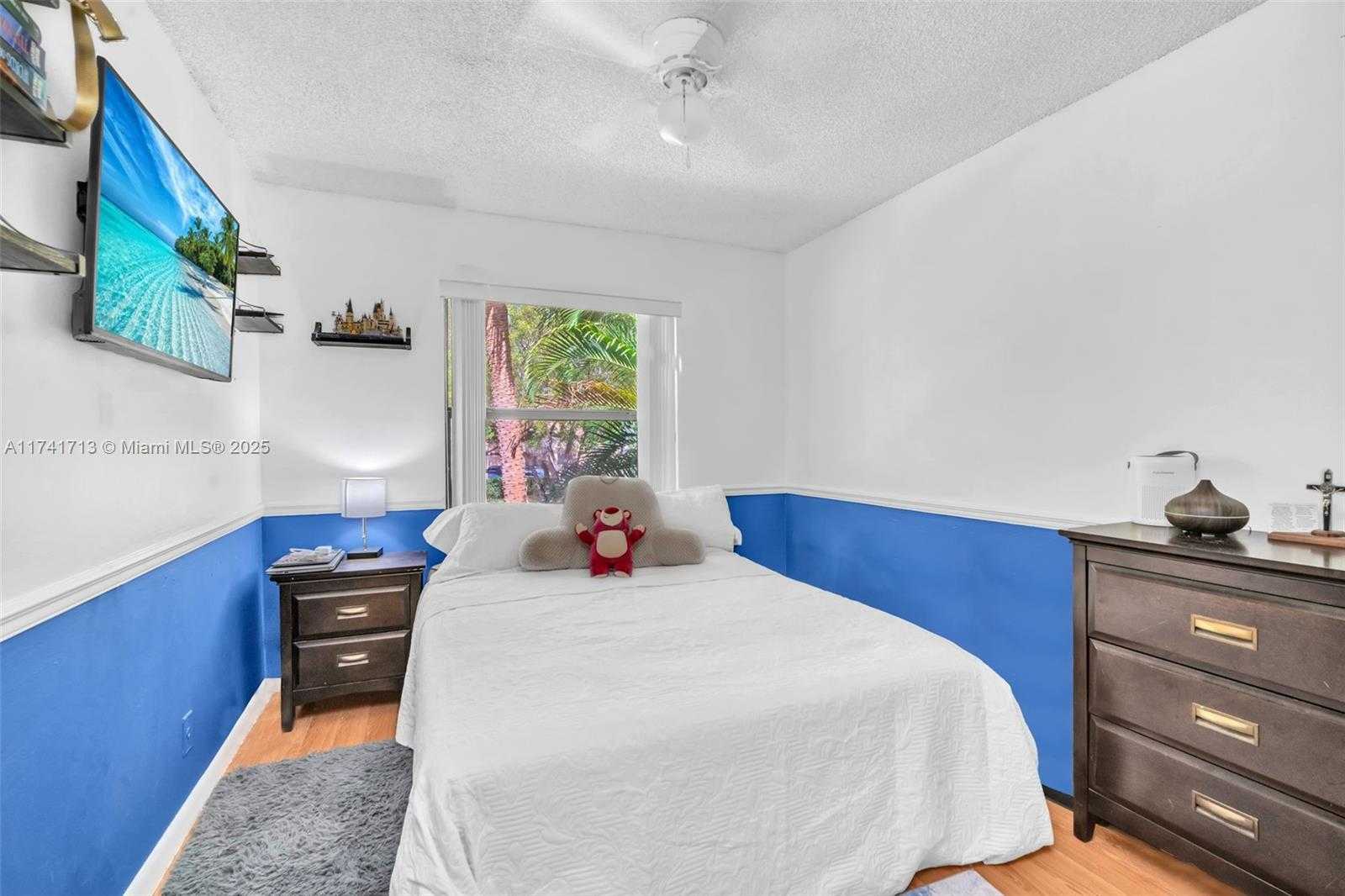 Small Image of 4552 CARAMBOLA CIR S #27247, Coconut Creek Number 18