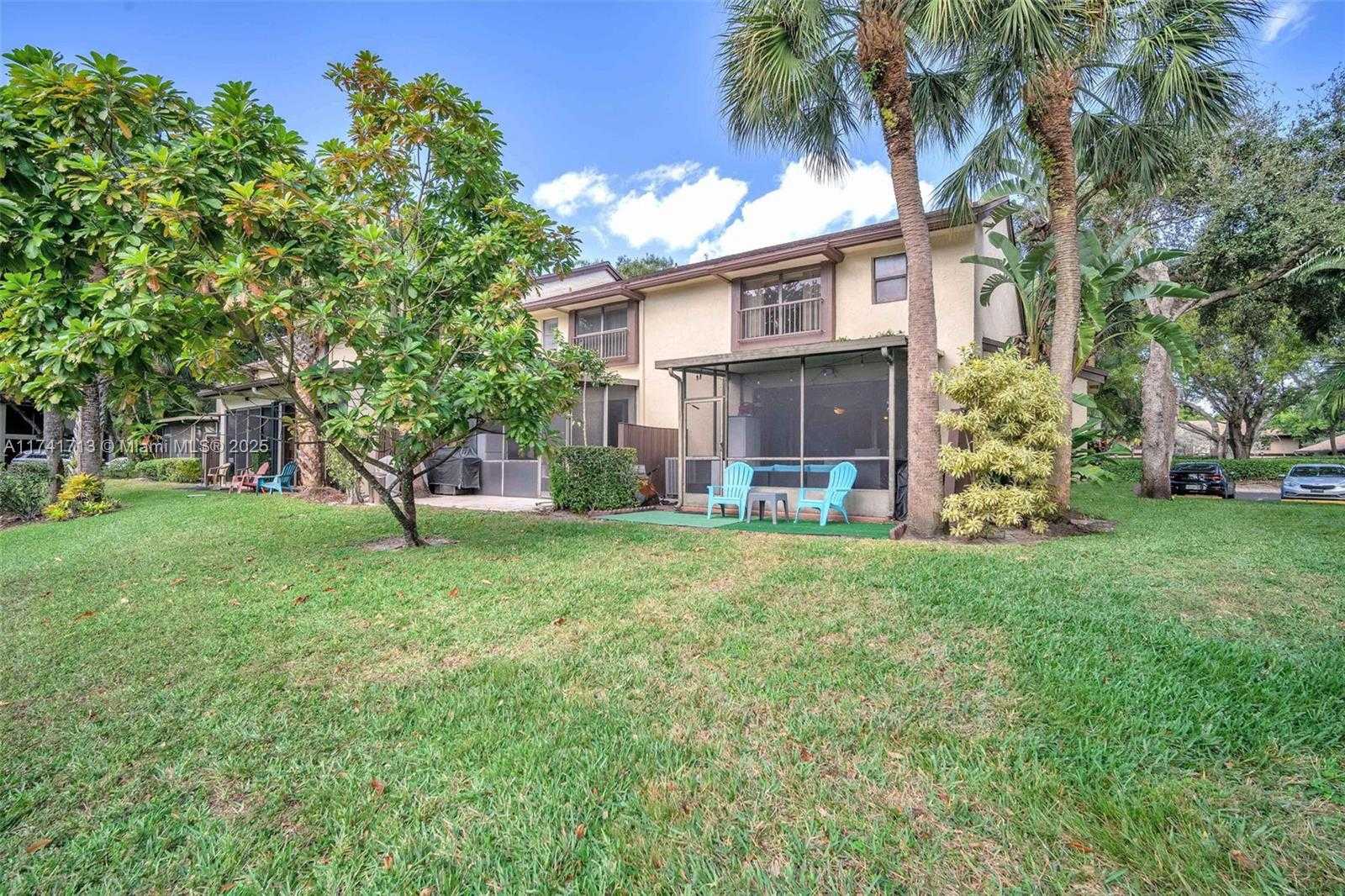 Small Image of 4552 CARAMBOLA CIR S #27247, Coconut Creek Number 27