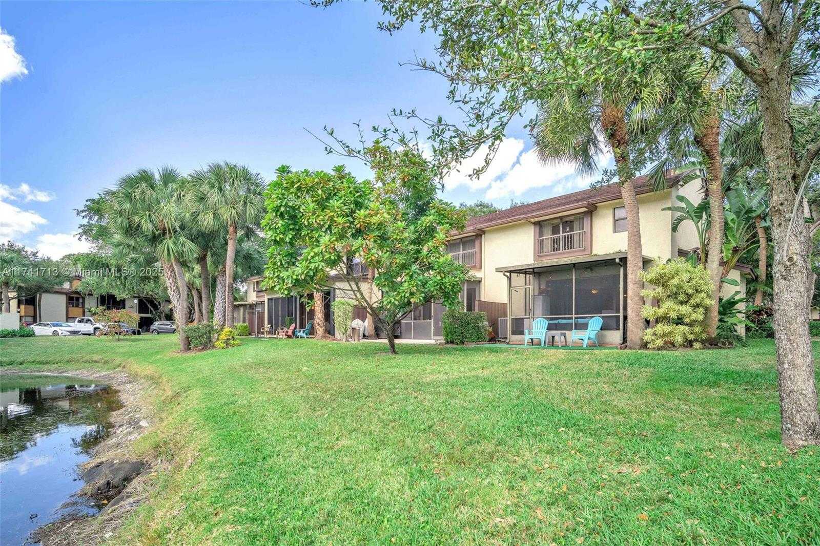 Small Image of 4552 CARAMBOLA CIR S #27247, Coconut Creek Number 28