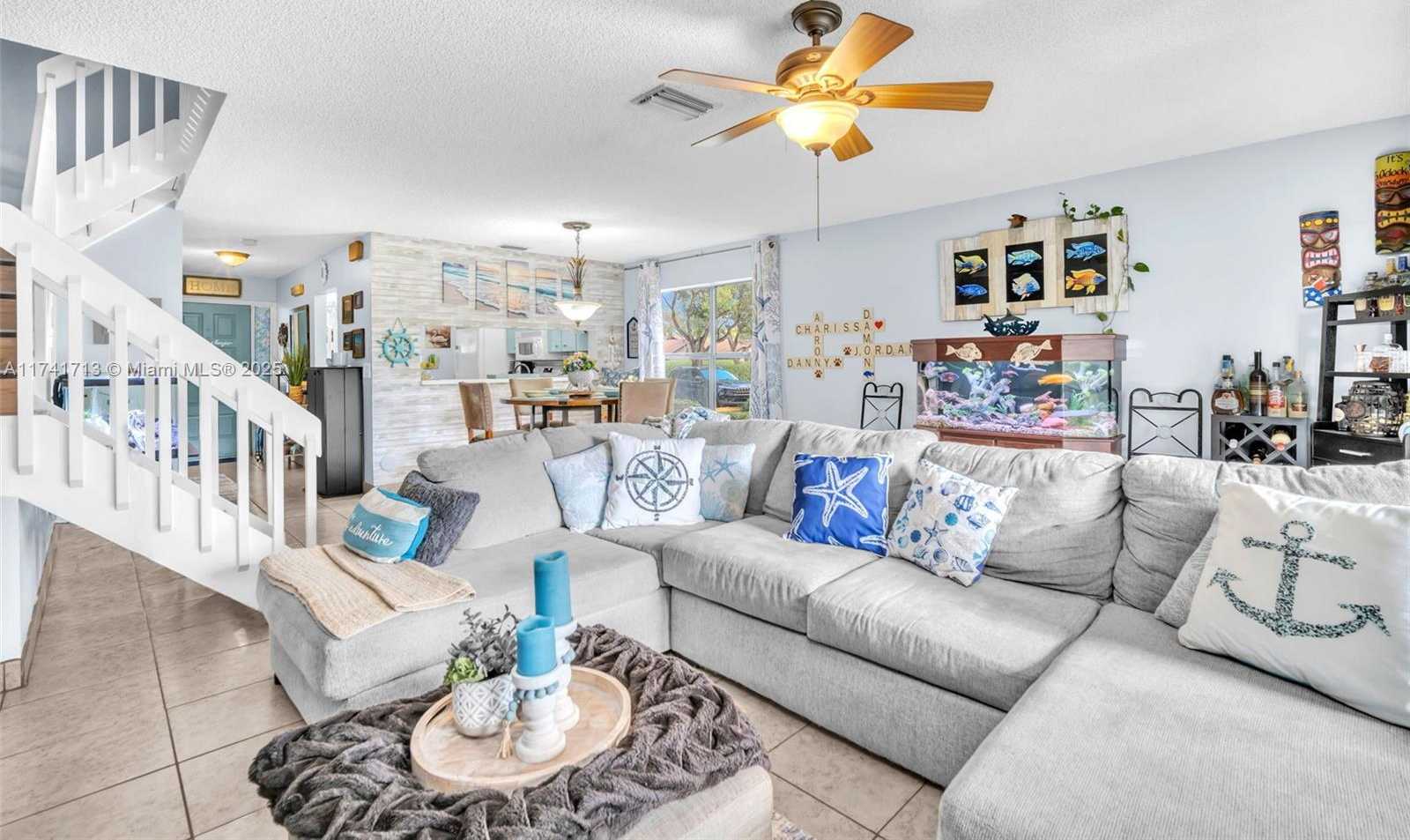 Small Image of 4552 CARAMBOLA CIR S #27247, Coconut Creek Number 3