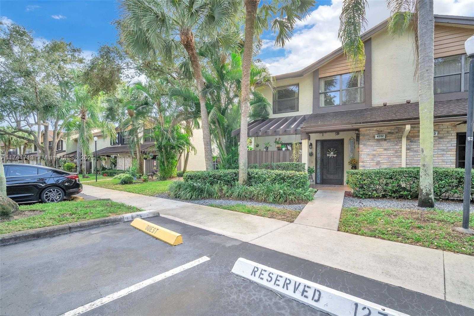 Small Image of 4552 CARAMBOLA CIR S #27247, Coconut Creek Number 31