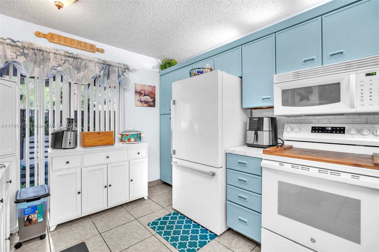 Small Image of 4552 CARAMBOLA CIR S #27247, Coconut Creek Number 9