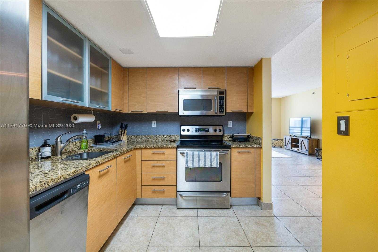 Small Image of 3300 NORTH EAST 192ND ST #PH16, Aventura Number 12