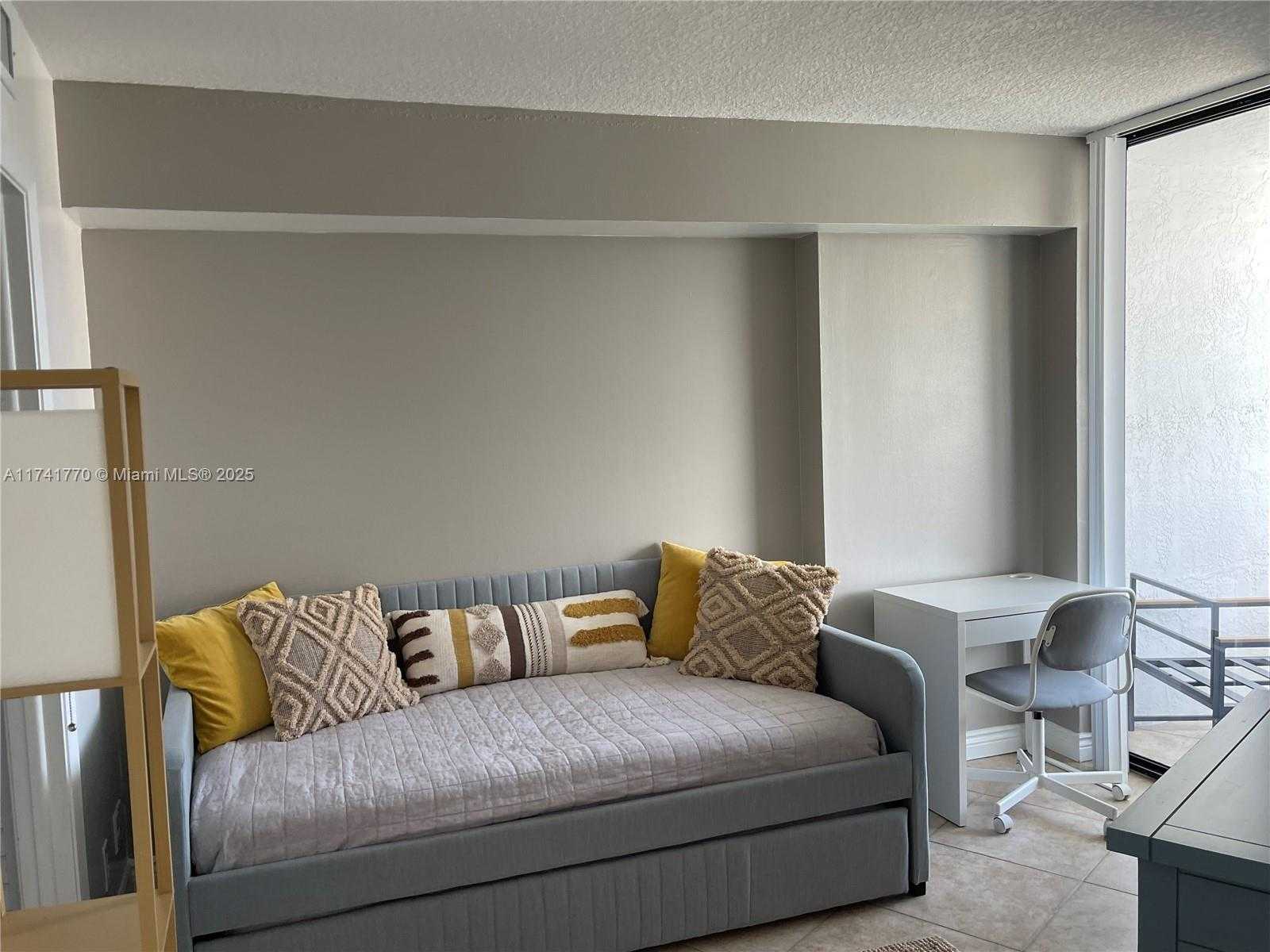 Small Image of 3300 NORTH EAST 192ND ST #PH16, Aventura Number 4