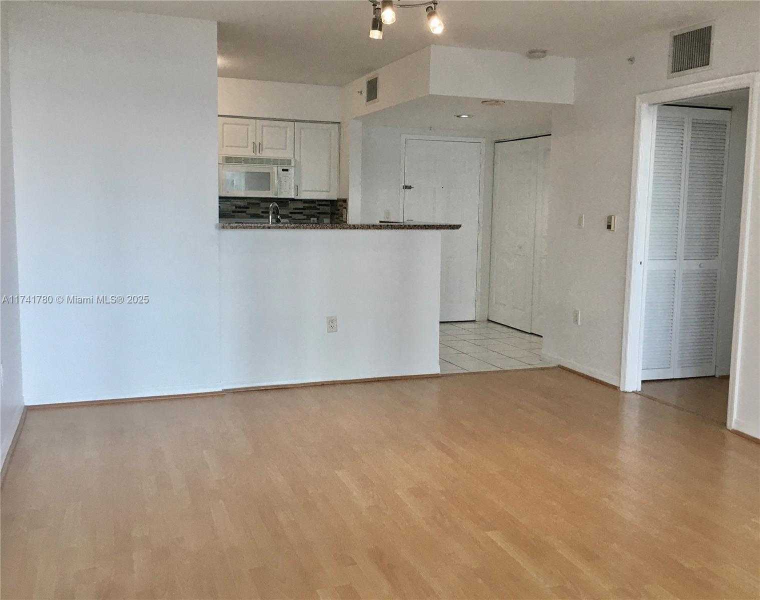 Small Image of 1155 BRICKELL BAY DR #605, Miami Number 11