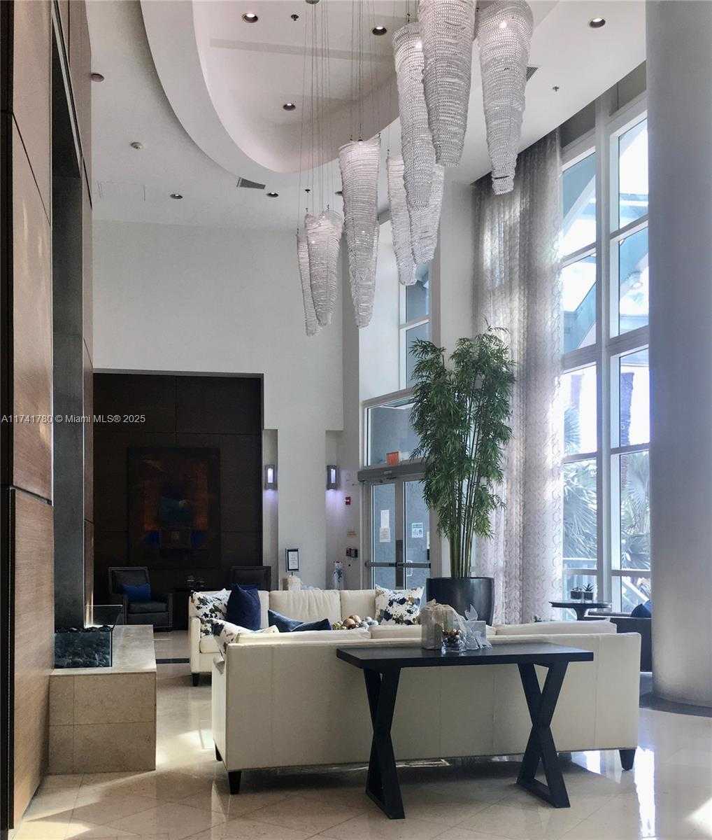 Small Image of 1155 BRICKELL BAY DR #605, Miami Number 3
