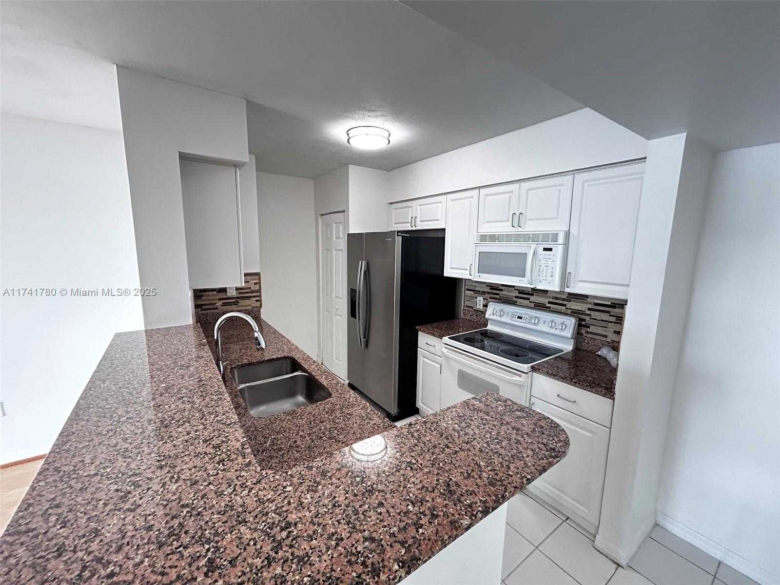 Small Image of 1155 BRICKELL BAY DR #605, Miami Number 8