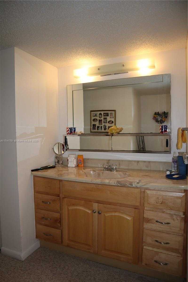 Small Image of 3210 HOLIDAY SPRINGS BLVD #2-204, Margate Number 10