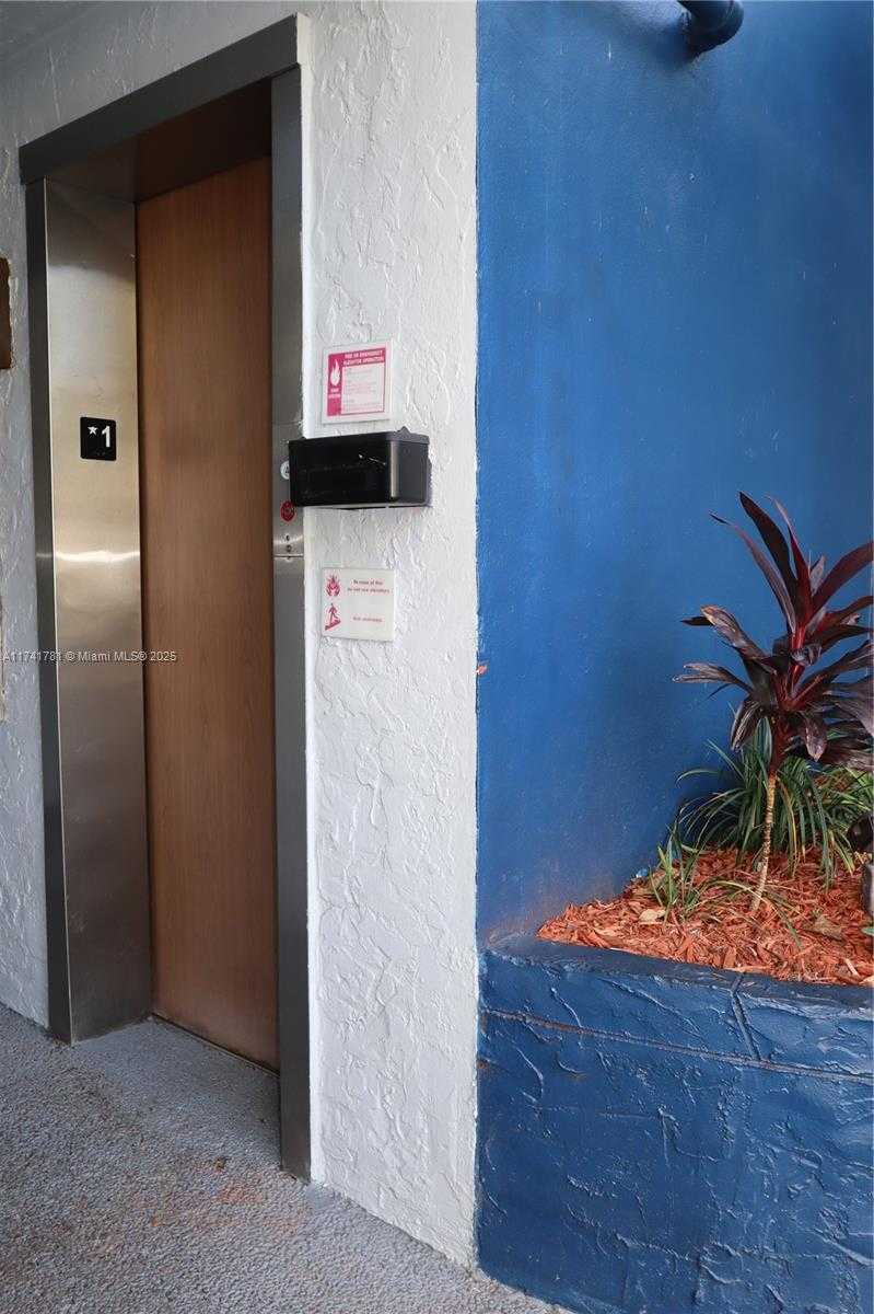 Small Image of 3210 HOLIDAY SPRINGS BLVD #2-204, Margate Number 11