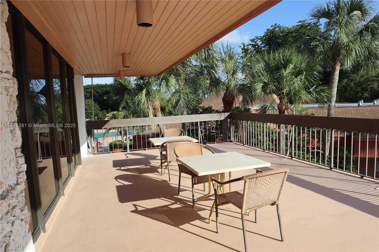 Small Image of 3210 HOLIDAY SPRINGS BLVD #2-204, Margate Number 15
