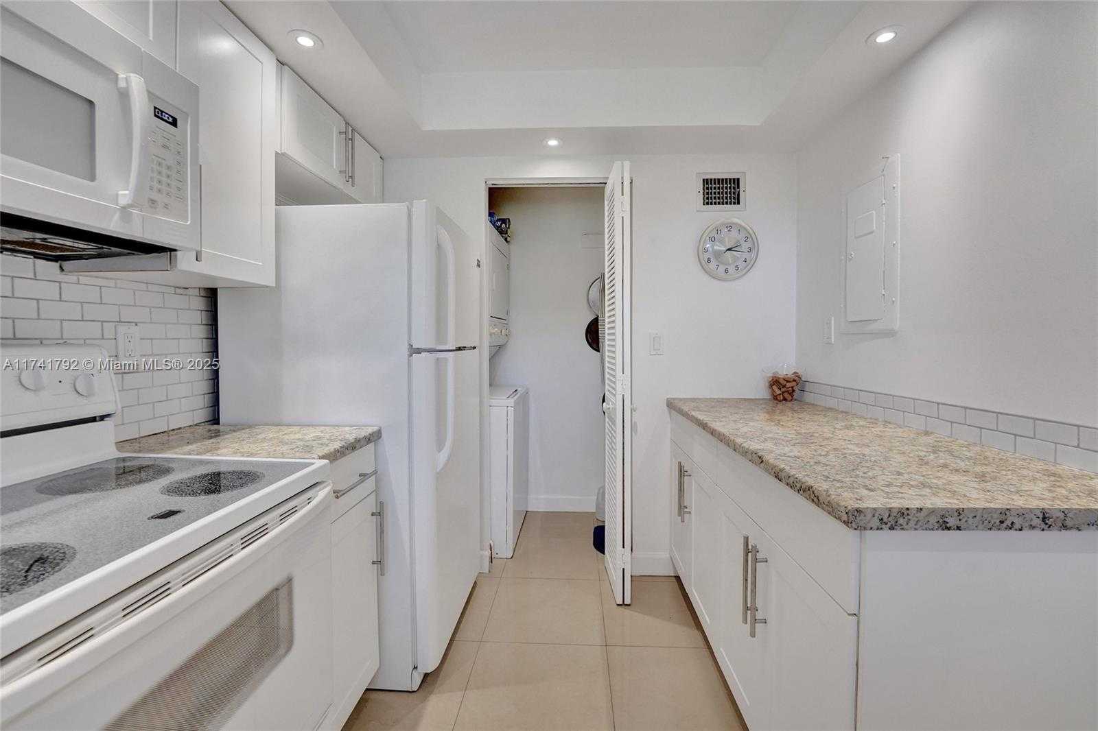 Small Image of 6080 NW 44th St, Lauderhill, FL 33319, USA Number 12